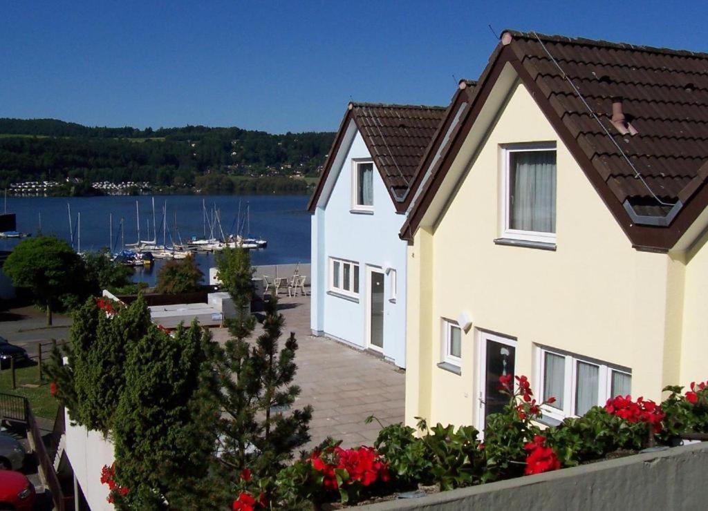 Seglerfewo Mit Traumhaftem Blick Vom Balkon Scheid  Bagian luar foto